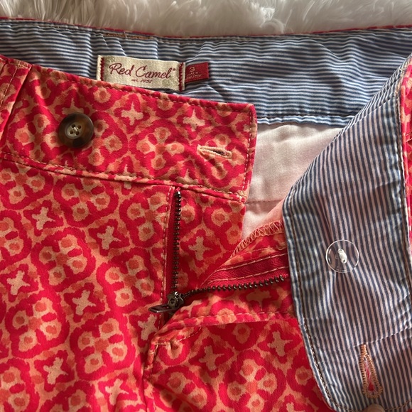 New! Red Camel patterned shorts - Picture 4 of 6